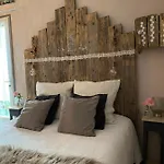 فندق مبيت وإفطار La Maison Du Bonheur 7km Le Pal 3*