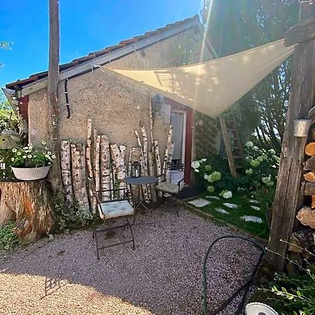 Bed & Breakfast La Maison Du Bonheur 7km Le Pal 3*