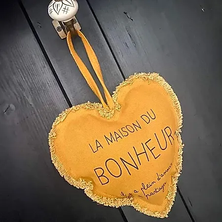 Bed & Breakfast La Maison Du Bonheur 7km Le Pal Thiel-sur-Acolin