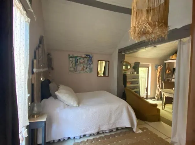 Nocleg ze śniadaniem La Maison Du Bonheur 7km Le Pal 3*