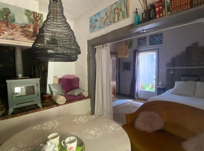 La Maison Du Bonheur 7km Le Pal Nocleg ze śniadaniem Thiel-sur-Acolin